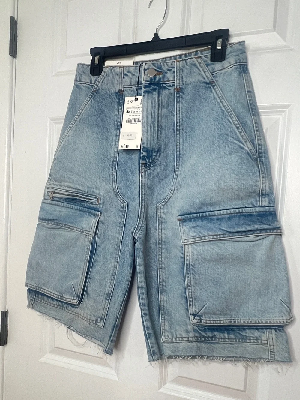 Zara Light Blue Denim Cargo Shorts with Utility Pockets - Picture 3 of 9